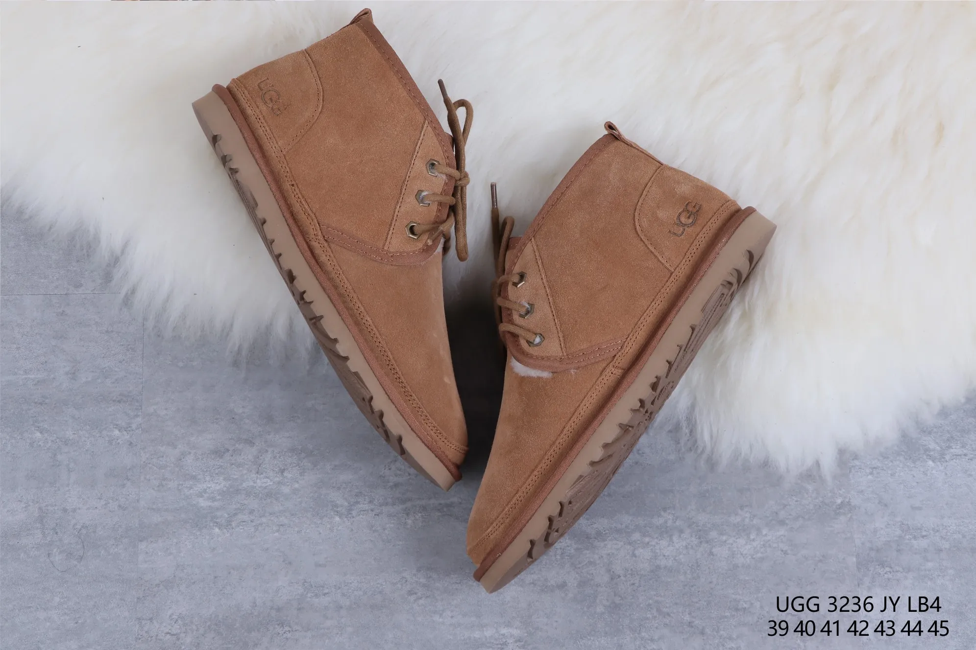 💰520 UGG sheepskin integrated snow boots 3236 maroon M Neumel Product description: As an extension of the classic series, the classic lightweight series has a low-key outsole and upper inspired by classic styles, showing the comfort and luxury of UGG. Upper: cow leather, soft suede upper. Insole: 17mm UGGpure™ wool cushioning foam insole. Sole: Treadlite by UGG™ Light wing technology outsole - non-slip, cushioning, wear resistance, and good elasticity Heel: Brand LOGO on the side Size: 39 40 41 42 43 44 45